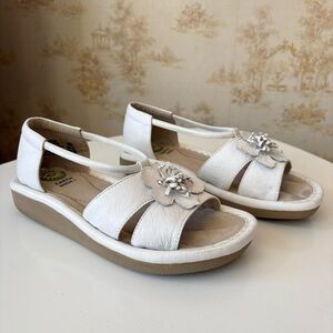 Earth Shoe White Leather Gelron 2000 Sandals Floral Cottagecore Boho 7.5